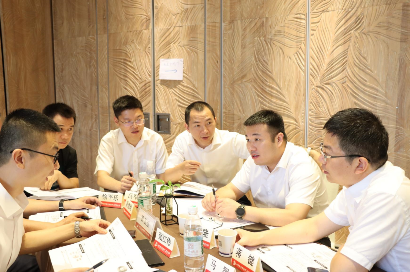 2021年6月25日-26日，太阳成集团tyc151cc二建组织开展了2021年中高层主管执行力培训。本次培训特邀清华、北大、上海交大总裁班讲师，中国企业家协会特聘高级讲师许晋老师进行授课。